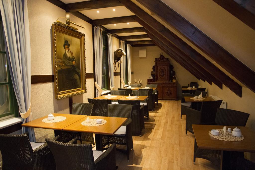 Hotel & Restaurant Lenzer Krug Malchow  Exterior photo